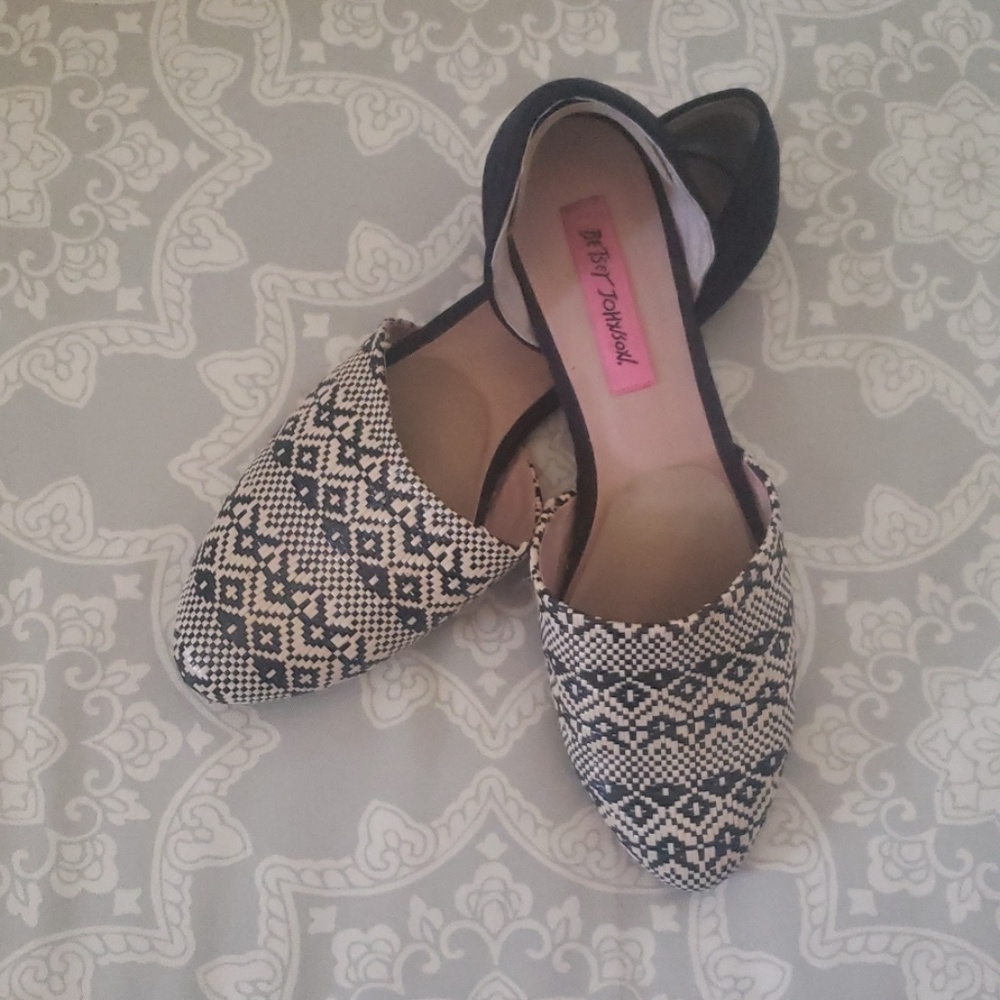 Betsey Johnson flats